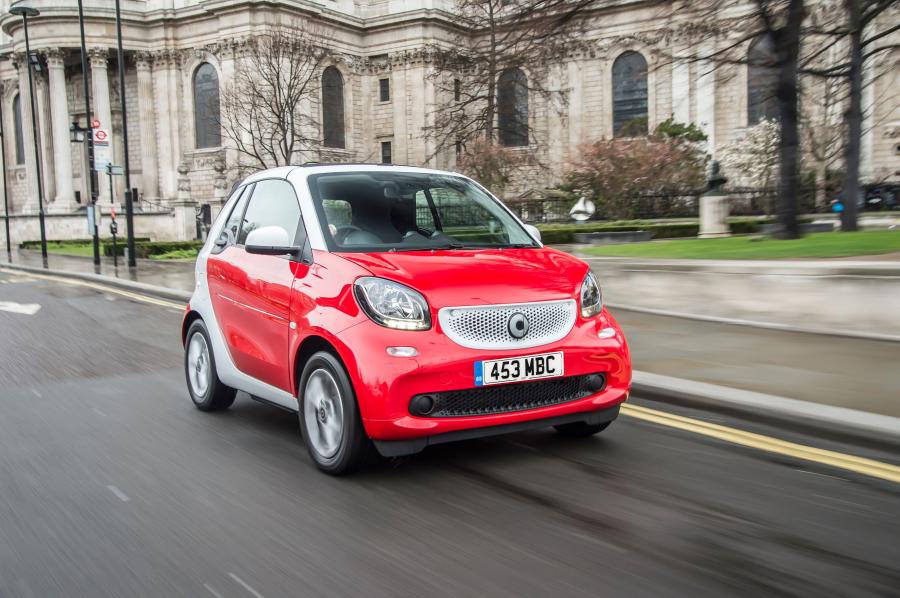  Smart ForTwo Passion Cabrio 2016 года  (UK) (фото 1 из 30)